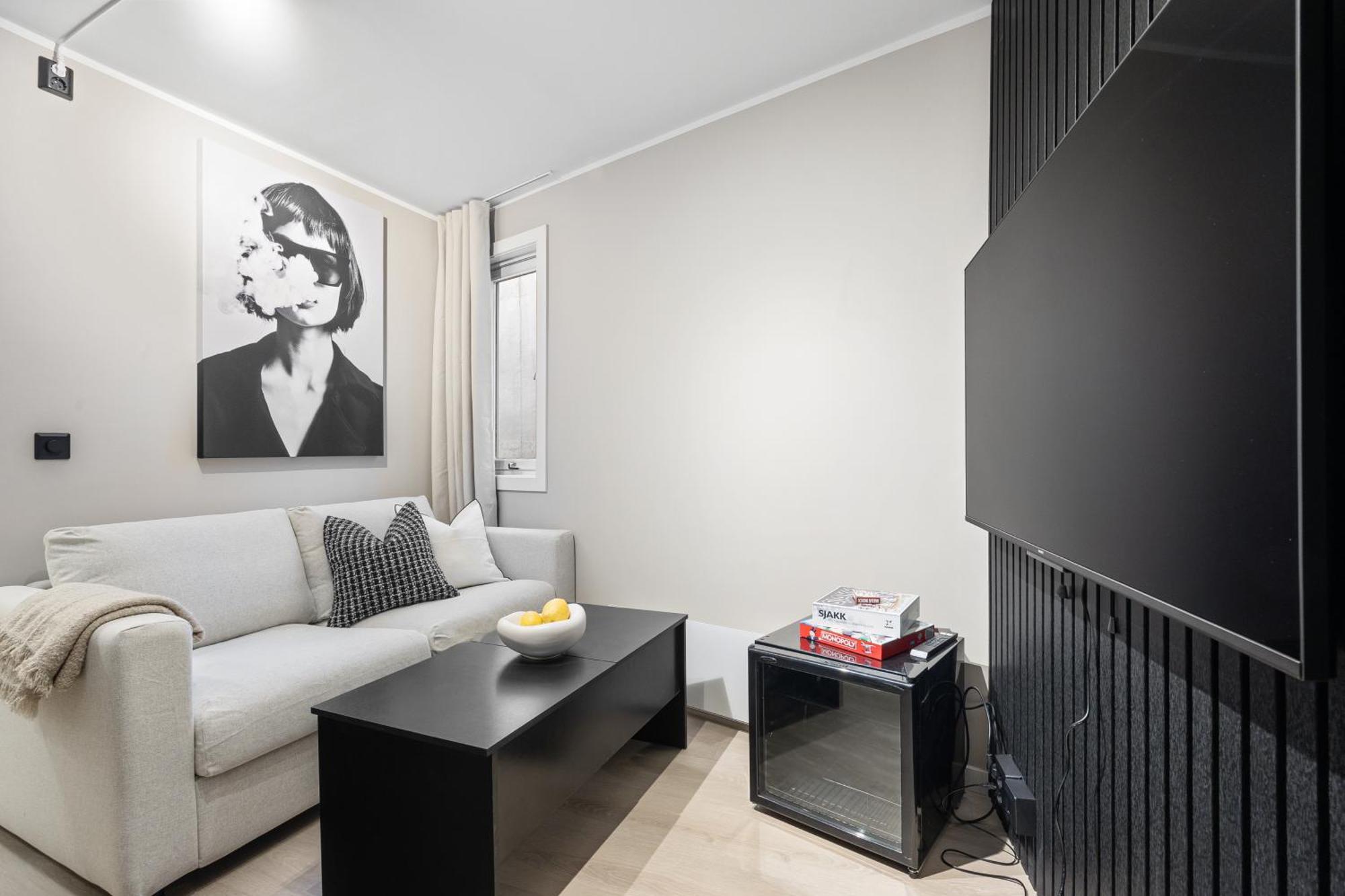 King Bed - Renovated 2024 - 2Br Behind Bryggen Apartment Bergen Exterior photo